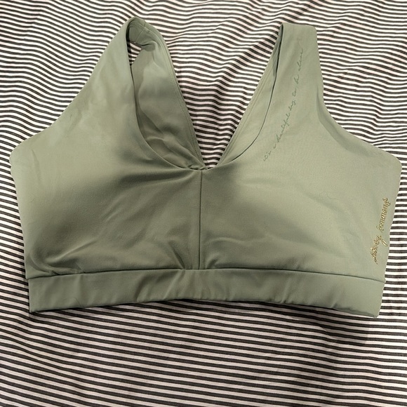 Gymshark x Whitney Simmons Volume 2 Sports Bra - Picture 2 of 2